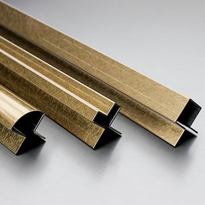 201 304ステンレス鋼のタイルの端は装飾的なミラーの金のステンレス鋼の床のトリムを整える