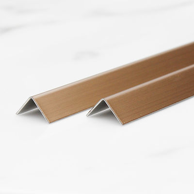 L字型溝を作る円形のConrnersのヘアライン ステンレス鋼の角の端のトリム無し0.24-2mm